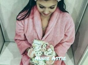 Annie_Astie