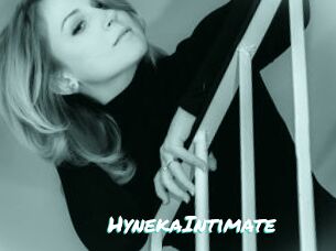 HynekaIntimate