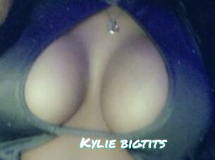 Kylie_bigtits