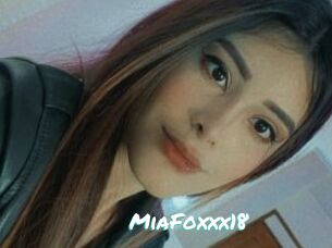 MiaFoxxx18