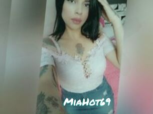 MiaHot69