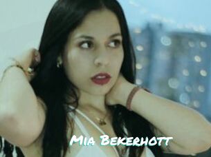 Mia_Bekerhott
