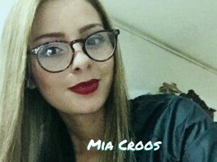Mia_Croos