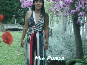 Mia_Pineda