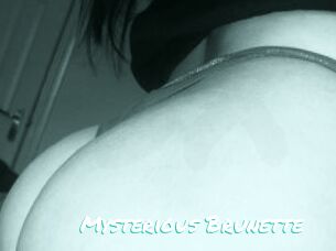 Mysterious_Brunette