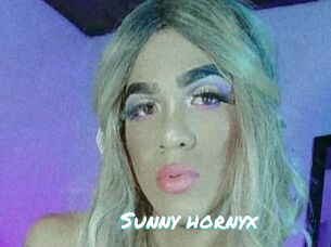 Sunny_hornyx