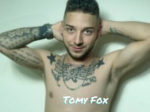 Tomy_Fox