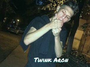 Twink_Aron